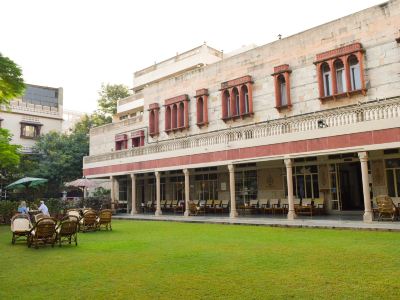 Hotel Arya Niwas
