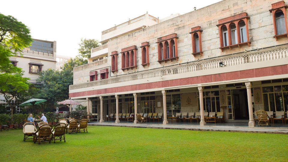 Hotel Arya Niwas