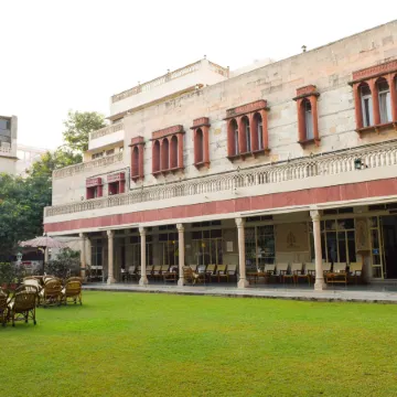 Hotel Arya Niwas