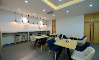 Hanting Hotel (Shanghai Qibao Minhang Sports Park)