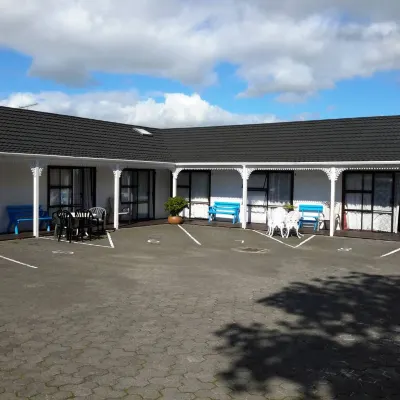 Papakura Pioneer Motor Lodge & Motel Hotels near Papakura
