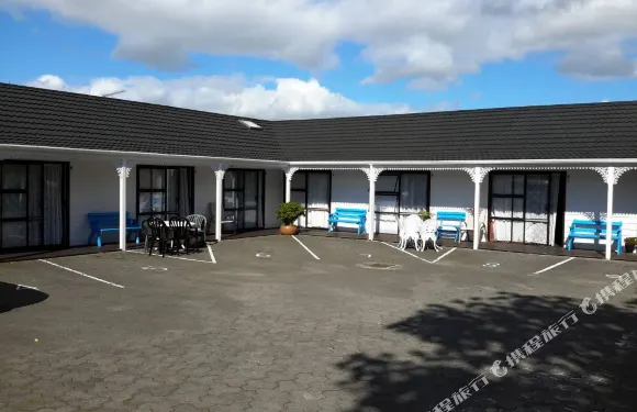 帕帕庫拉先鋒旅舍&汽車旅館