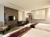 J-Hotel Hotel berhampiran Stesen Ecological District