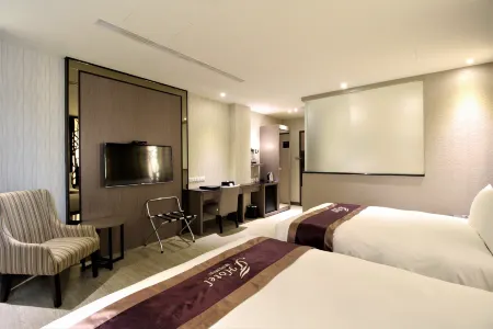 J-Hotel