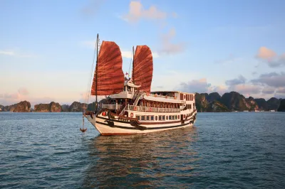 Royal Palace Cruise Hotels in Tuan Chau