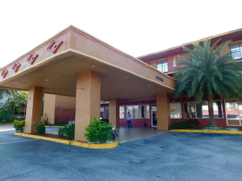 แทรเวิลลอดจ์ บาย วินด์แฮม ออร์แลนโด / ใจกลางอินเตอร์แนชั่นแนล ไดรฟ์