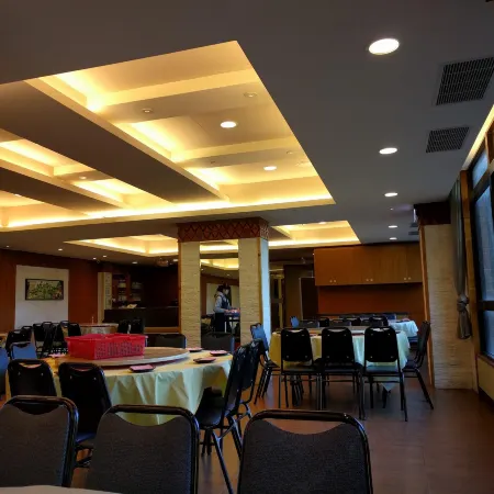 Alishan Gou Hotel Отели рядом с достопримечательностью «Храм Tsu Yun»