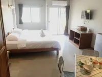 Baan Bangrak Residence - balcony