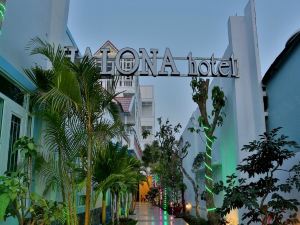 Halona Hotel