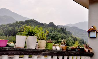 Xian Lai Ju HomeStay