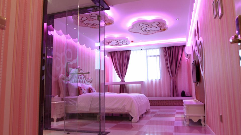 Wutong Huayuan Theme Hostel