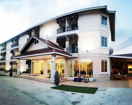 Chansuda Lake View Hotel Hotels near Ubon Square
