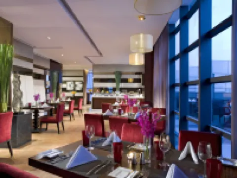 สวิสโซเทล ฝอซาน โรงแรมในฝอซาน