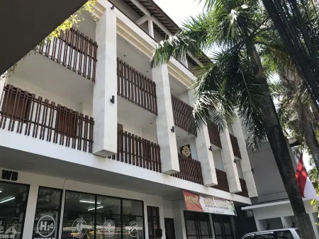 Grand la Walon Hotel