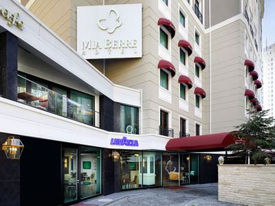 Mia Berre Hotels