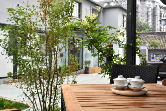 Qinglian Furun Hotel (Beijing Caishikou) Отели рядом с достопримечательностью «The Buddhist Academy of China»