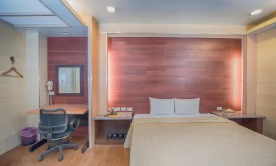 Empire Hotel Hotel in zona Jhao Ming Jing Temple
