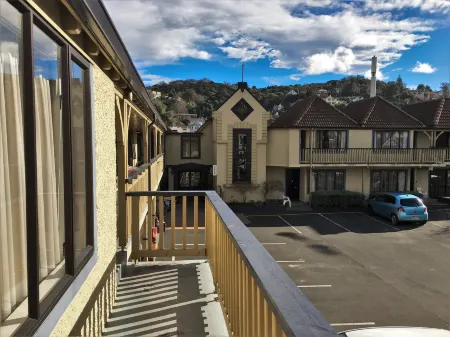 Cable Court Motel Отели в г. Данидин