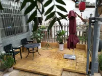 Lake Sound Hostel Hotels near Fuxian Lake Shijia Cherry Blossom Garden