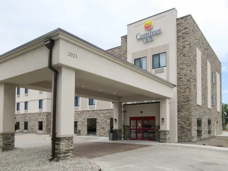 Comfort Inn Altoona-Des Moines Отели в г. Полк