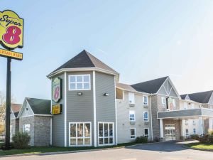 Super 8 by Wyndham Trois-Rivieres