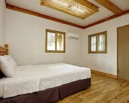 Gyeongju Hanok PEN Town Pension Hotel dekat Uiduk University
