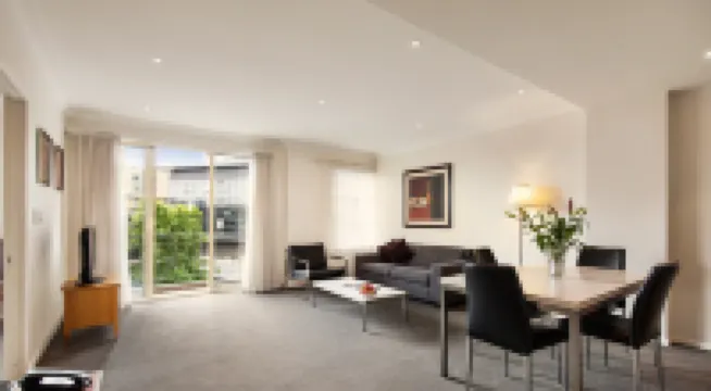 South Yarra Central Apartment Hotel AAMIパーク周辺のホテル