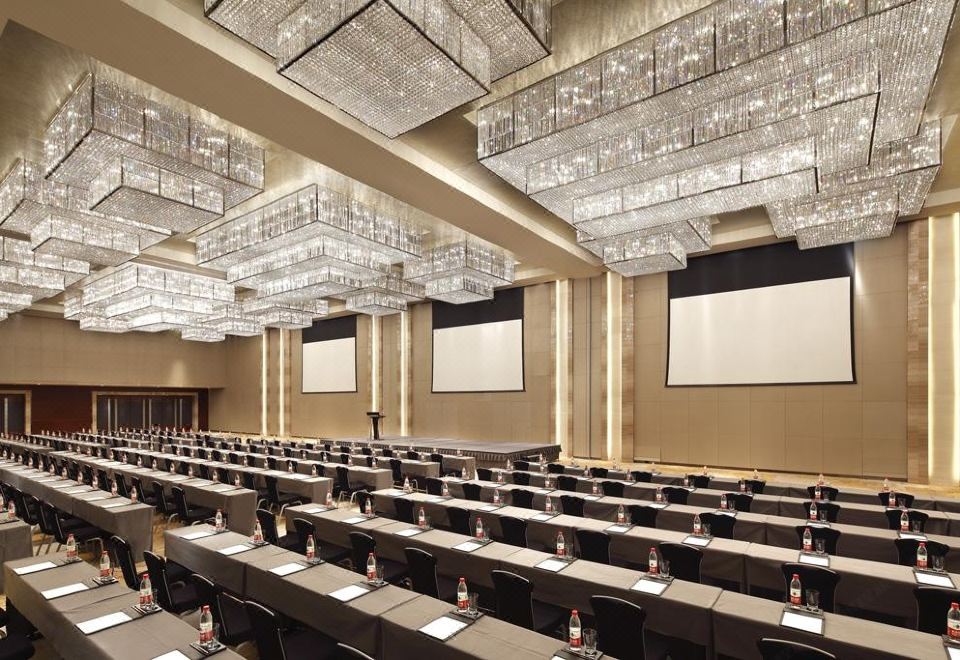 2. 더 웨스틴 파저..