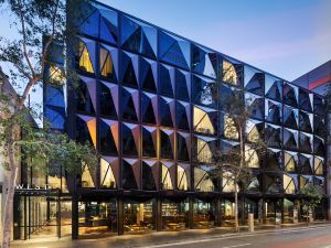 West Hotel Sydney - Curio Collection by Hilton