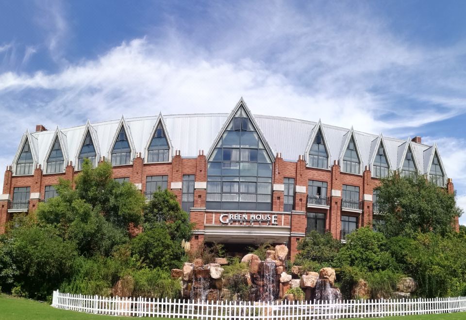 上海小木屋花园度假村外景图