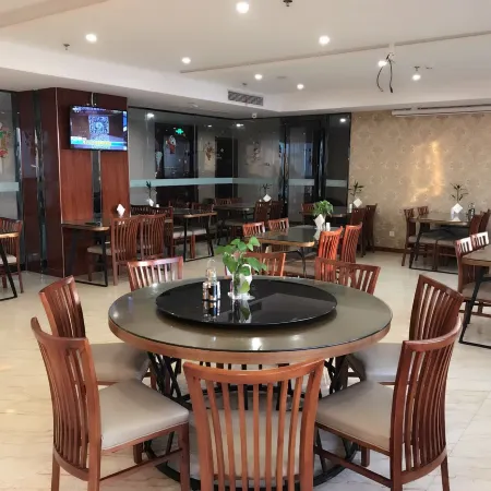 Yangzhong Zhonghai Hotel