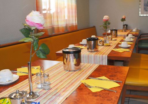 1. 호텔 미라마르 ..