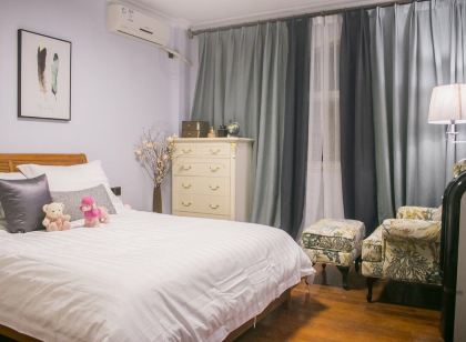 睿妮美宿RENE公寓（情侶中路分店）