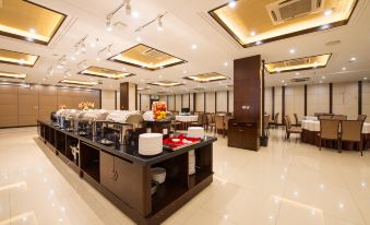 Huajiaxin Wenxuan Hotel (Longzi Lake)