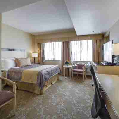 Monte Carlo Inn & Suites Downtown Markham Rooms