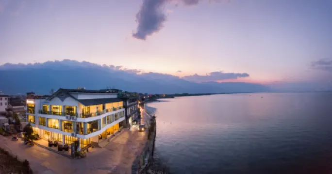Luyinquan·Dali Yunshui Xiaozhu Seaview Resort Hotel