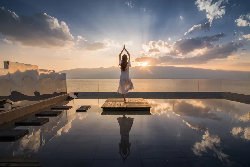 Dali Verdant Whisper·Stone Hill Seaview Inn