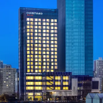 Courtyard by Marriott Xi'an North Hotels near Weiyang
