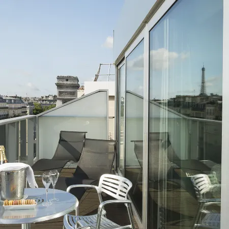 Renaissance Paris Arc de Triomphe Hotel