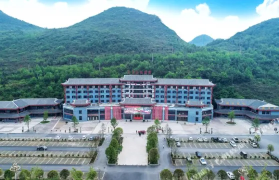 百里杜鵑花冠大酒店