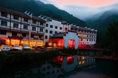 Hangzhou Shimenxia Hotel Resort Отели в г. Гора Даминшань. ущелье Shimenxia