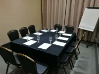 Valero Grand Suites by Swiss-Belhotel - Business