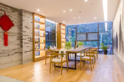 Floral Hotel · Fuyu Manor