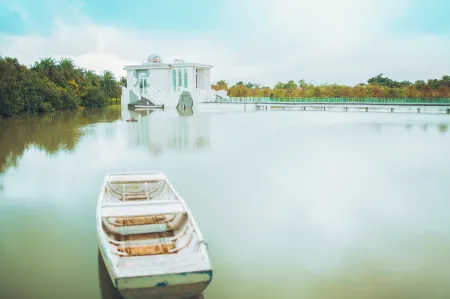 Shangri-La Boutique Hotel