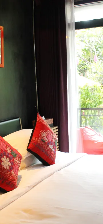 ห้องสแตนดาร์ดพร้อมทางเข้าสระว่ายน้ำ