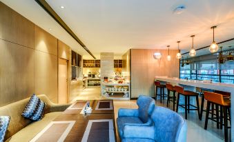 Echarm Hotel (Guiyang Municipal Government Lincheng West Road Metro Station)