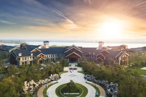 Aer Kadiya International Holiday Hotel