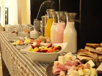 Hotel Las Quenas - breakfast