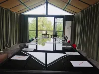 Seclusion Hotel (Qiandao Lake Central Lake Scenic Area)