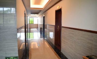 Longnan Huaxin Business Hotel